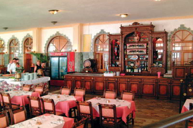 Hotel Attika Beach